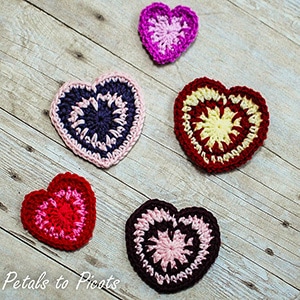 Spike Stitch Hearts by @petalstopicots | via I Heart Be Mine Appliqués - A LOVE Round Up by @beckastreasures | #crochet #pattern #hearts #kisses #valentines #love
