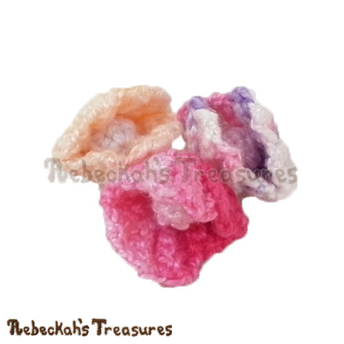 Free Treasure Pearl Shell Crochet Pattern by Rebeckah’s Treasures! See it here: http://goo.gl/A4JpsE #crochet #pearlshell #shell #treasure #oyster