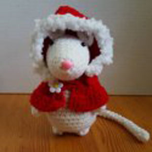 Amigurumi Mouse crocheted by Janice using Sharon Ojala's Mouse pattern - Featured on @beckastreasures Saturday Link Party!