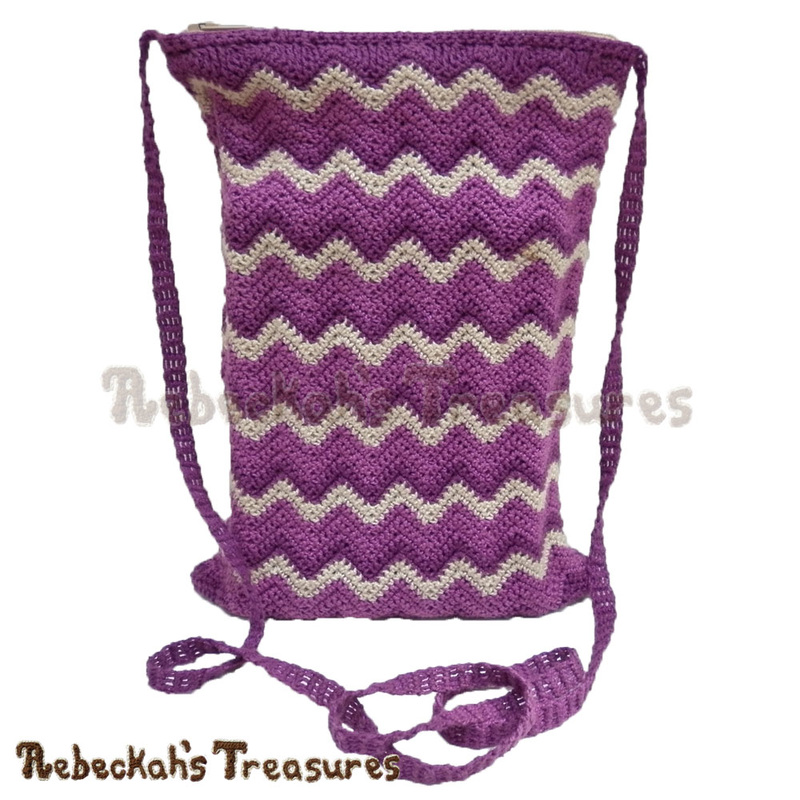 Chevron Shoulder Bag | FREE crochet pattern via @beckastreasures | Looking for a stylish bag for when you’re on the go? This awesome bag is just the right size for carrying a passport, cell phone and other small necessities! #bag #crochet #chevron