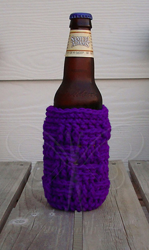 Entwined Drink Cozy - Crochet Pattern by @LoopingWithLove | Featured at Looping with Love - Sponsor Spotlight Round Up via @beckastreasures | #fallintochristmas2016 #crochetcontest #spotlight #crochet #roundup