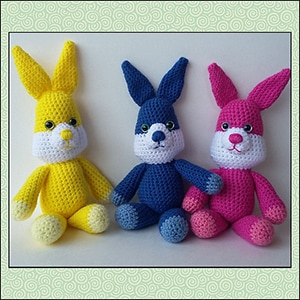 Spring Bunnies | Featured at Tuesday Treasures #29 via @beckastreasures with @melissaspattrns | #crochet