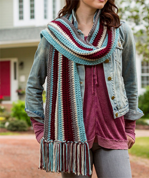 Stroll in Style Scarf - Free Crochet Pattern by Laura Bain | Featured at Red Heart - Sponsor Spotlight Round Up via @beckastreasures with @redheartyarns| #fallintochristmas2016 #crochetcontest #spotlight #crochet #roundup