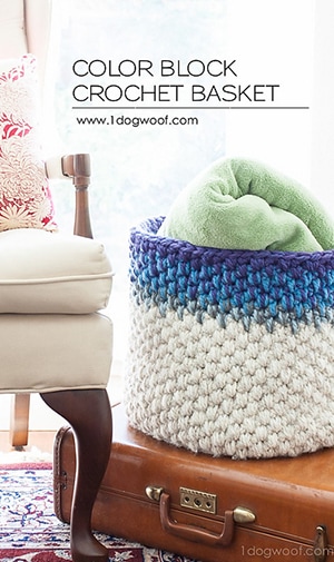 Color Block Crochet Basket | Featured at Tuesday Treasures #30 via @beckastreasures with @1dogwoof | #crochet