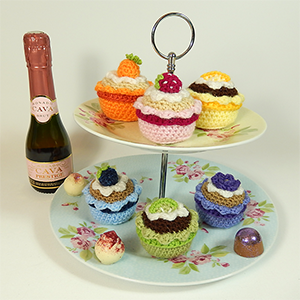 Fruity Birthday Cupcakes - Free Crochet Pattern by @MojiMojiDesign | Featured at Moji-Moji Design - Sponsor Spotlight Round Up via @beckastreasures | #fallintochristmas2016 #crochetcontest #spotlight #crochet #roundup