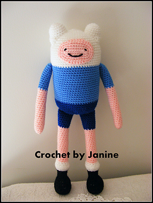 Finn - Adventure Time - Free Crochet Pattern by #NeensCrochetCorner | Featured at Neen's Crochet Corner - Sponsor Spotlight Round Up via @beckastreasures | #fallintochristmas2016 #crochetcontest #spotlight #crochet #roundup
