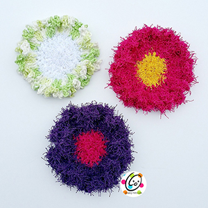 Scrubby Flower Dots - Free Crochet Pattern by @SnappyTots Featured at Snappy Tots - Sponsor Spotlight Round Up via @beckastreasures | #fallintochristmas2016 #crochetcontest #spotlight #crochet #roundup