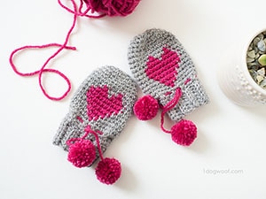 Baby Heart Mittens by @1dogwoof | via I Heart Hands & Feet - A LOVE Round Up by @beckastreasures | #crochet #pattern #hearts #kisses #valentines #love