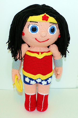 Super Gal - Kid Hero - Free Crochet Pattern by #MadebyMary | Featured at Made by Mary - Sponsor Spotlight Round Up via @beckastreasures | #fallintochristmas2016 #crochetcontest #spotlight #crochet #roundup