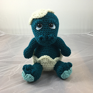 Newborn Dino and It's Shell - Crochet Pattern by @lisakingsley4 | Featured at Lisa Kingsley Designs - Sponsor Spotlight Round Up via @beckastreasures | #fallintochristmas2016 #crochetcontest #spotlight #crochet #roundup