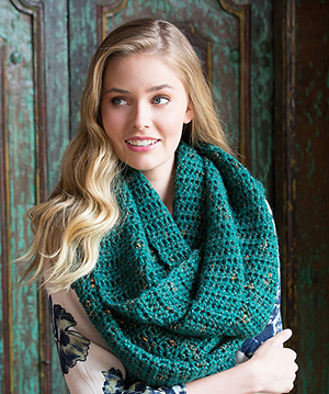 Oversized Glam Cowl - Free Crochet Pattern by Heather Lodinsky | Featured at Red Heart - Sponsor Spotlight Round Up via @beckastreasures with @redheartyarns| #fallintochristmas2016 #crochetcontest #spotlight #crochet #roundup