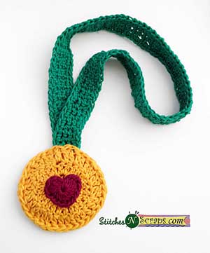 Heart of Gold Medal by @WhichCraft3 | via I Heart Jewels & Hair - A LOVE Round Up by @beckastreasures | #crochet #pattern #hearts #kisses #valentines #love