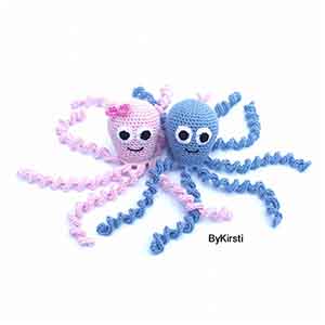 Preemie Octopus | Friday Feature #22 via @beckastreasures with #ByKirsti | See the latest designer features here: https://goo.gl/UIvoYx OR SIGN UP to get featured at Rebeckah's Treasures here: https://goo.gl/xjDP52 #crochet