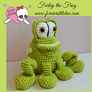 Farley the Frog Amigurumi - Crochet Pattern by @foreverstitchin | Featured at Forever Stitchin - Sponsor Spotlight Round Up via @beckastreasures | #fallintochristmas2016 #crochetcontest #spotlight #crochet #roundup