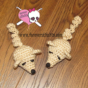 Mini Mouse the Cat Toy - Free Crochet Pattern by @foreverstitchin | Featured at Forever Stitchin - Sponsor Spotlight Round Up via @beckastreasures | #fallintochristmas2016 #crochetcontest #spotlight #crochet #roundup