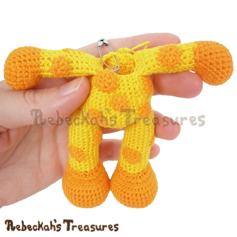 Giraffe arms attached to body! | Working on a Crochet Giraffe via @beckastreasures