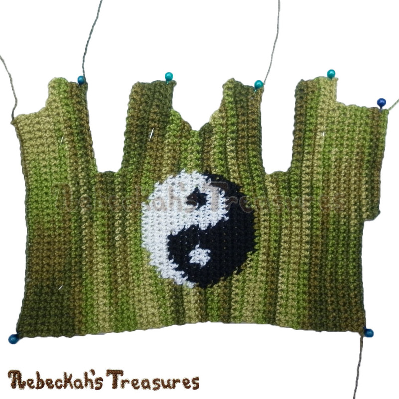 Working on Fashion Dude Tees with the Yin-Yang symbol via @beckastreasures | Crochet patterns to come...