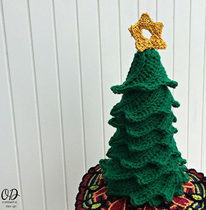 Oh Christmas Tree - Free Crochet Pattern by @OombawkaDesign | Featured at Oombawka Design - Sponsor Spotlight Round Up via @beckastreasures | #fallintochristmas2016 #crochetcontest #spotlight #crochet #roundup