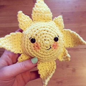 Summer Sun Softie | Friday Feature #2 via @beckastreasures with Screen to Stitch #crochet
