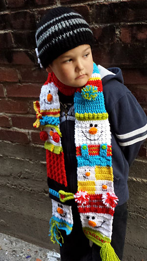 Snappy Sampler Snowman Scarf - Crochet Pattern by @SnappyTots Featured at Snappy Tots - Sponsor Spotlight Round Up via @beckastreasures | #fallintochristmas2016 #crochetcontest #spotlight #crochet #roundup 