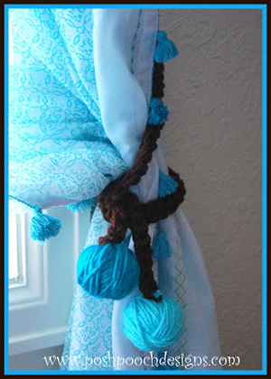 Yarn Ball Curtain Tie Back by Sara of Posh Pooch Designs | Featured on @beckastreasures Saturday Link Party with @PoshPoochDesign!