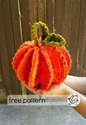 Scrubbie and Jumbo Pumpkins by Heidi of Snappy Tots - Featured on @beckastreasures Saturday Link Party!