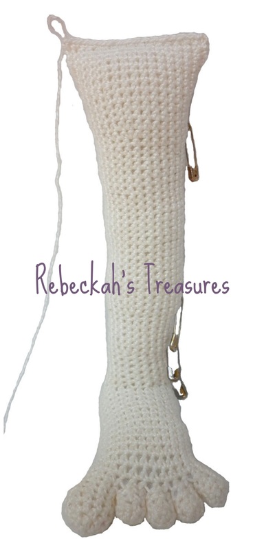 WIP Crochet Amigurumi Dolly by Rebeckah's Treasures ~ Closing off Legs