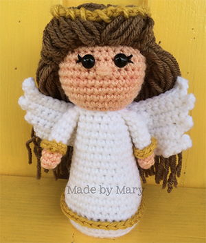 Nativity Angel Amigurumi - Crochet Pattern by #MadebyMary | Featured at Made by Mary - Sponsor Spotlight Round Up via @beckastreasures | #fallintochristmas2016 #crochetcontest #spotlight #crochet #roundup