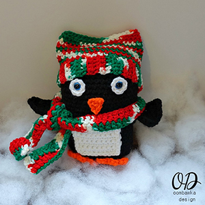 Baby Penguin - Free Crochet Pattern by @OombawkaDesign | Featured at Oombawka Design - Sponsor Spotlight Round Up via @beckastreasures | #fallintochristmas2016 #crochetcontest #spotlight #crochet #roundup