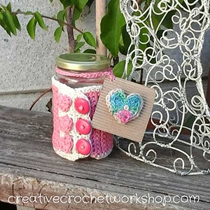 Buttons And Hearts Jar Cozy by @CCWJoanita | via I Heart Bags & Baskets - A LOVE Round Up by @beckastreasures | #crochet #pattern #hearts #kisses #valentines #love