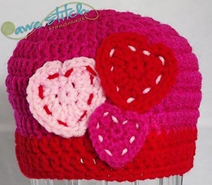 Country Heart Patches by @TooYarnCute | via I Heart Hats - A LOVE Round Up by @beckastreasures | #crochet #pattern #hearts #kisses #valentines #love