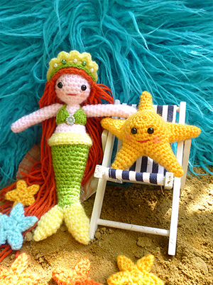 Meredith the Mermaid and Stella the Starfish - Crochet Pattern by @MojiMojiDesign | Featured at Moji-Moji Design - Sponsor Spotlight Round Up via @beckastreasures | #fallintochristmas2016 #crochetcontest #spotlight #crochet #roundup