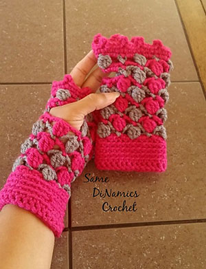 Floating Petals Fingerless Gloves | Friday Feature #14 via @beckastreasures with @samedinamics #crochet | See the latest designer features here: https://goo.gl/UIvoYx OR SIGN UP to get featured at Rebeckah's Treasures here: https://goo.gl/xjDP52 #crochet