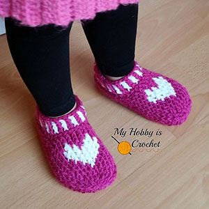 Kids Heart & Sole Slippers by @Myhobbyiscroche | via I Heart Hands & Feet - A LOVE Round Up by @beckastreasures | #crochet #pattern #hearts #kisses #valentines #love
