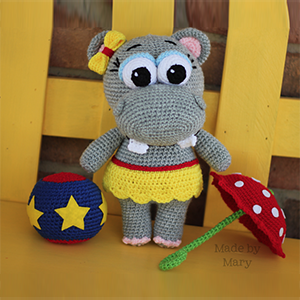 Hippo Amigurumi - Crochet Pattern by #MadebyMary | Featured at Made by Mary - Sponsor Spotlight Round Up via @beckastreasures | #fallintochristmas2016 #crochetcontest #spotlight #crochet #roundup