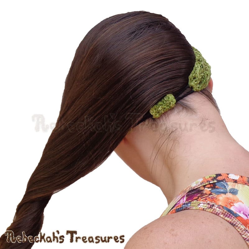 Back View Green | Criss Cross Diamonds Headband by @beckastreasures | Limited Time Free Crochet Pattern for A Designer's Potpourri Year-Long CAL with @countrywillow12, @crochetmemories, @Sherrys2boyz & @ArtofaDG | #headband #crochet #pattern #crisscrossdiamond #flowers #butterfly #holidaygift #stashbuster | Join today!