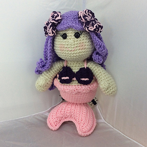 Mermaid Doll - Crochet Pattern by @lisakingsley4 | Featured at Lisa Kingsley Designs - Sponsor Spotlight Round Up via @beckastreasures | #fallintochristmas2016 #crochetcontest #spotlight #crochet #roundup