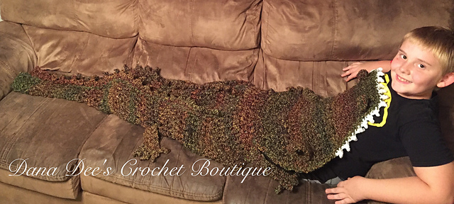 ​Thick and Fluffy Alligator Blanket - Crochet Pattern by #DanaDeeCrochet | Featured at Dana Dee Crochet - Sponsor Spotlight Round Up via @beckastreasures | #fallintochristmas2016 #crochetcontest #spotlight #crochet #roundup