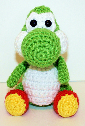 Mini Yoshi Gamer Friend - Free Crochet Pattern by #MadebyMary | Featured at Made by Mary - Sponsor Spotlight Round Up via @beckastreasures | #fallintochristmas2016 #crochetcontest #spotlight #crochet #roundup