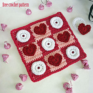 Cupid's Tic Tac Toe by @CrochetRochelle | via I Heart Toys - A LOVE Round Up by @beckastreasures | #crochet #pattern #hearts #kisses #valentines #love