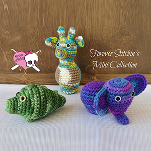 Forever Mini Collection - Free Crochet Pattern by @foreverstitchin | Featured at Forever Stitchin - Sponsor Spotlight Round Up via @beckastreasures | #fallintochristmas2016 #crochetcontest #spotlight #crochet #roundup