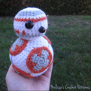 BB-8 from Star Wars | Friday Feature #9 via @beckastreasures with @melissaspattrns | #crochet