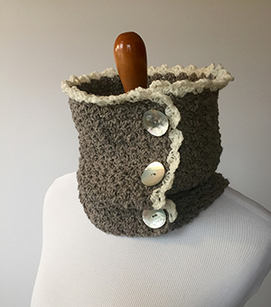 Jane's Cowl - Free Crochet Pattern by @LtMonkeyShop | Featured at Little Monkeys Design - Sponsor Spotlight Round Up via @beckastreasures | #fallintochristmas2016 #crochetcontest #spotlight #crochet #roundup