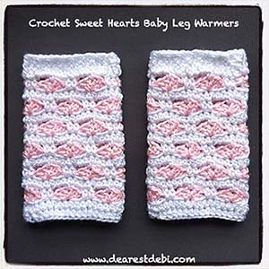 Sweet Hearts Leg Warmers by @dearestdebi | via I Heart Hands & Feet - A LOVE Round Up by @beckastreasures | #crochet #pattern #hearts #kisses #valentines #love