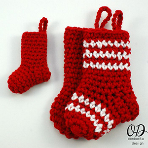 Little Christmas Stockings for Gift Giving - Free Crochet Pattern by @OombawkaDesign | Featured at Oombawka Design - Sponsor Spotlight Round Up via @beckastreasures | #fallintochristmas2016 #crochetcontest #spotlight #crochet #roundup