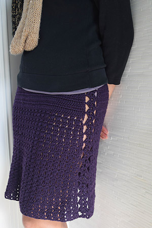 Flirty Marvel Skirt - Free Crochet Pattern by @ucrafter | Featured at Underground Crafter - Sponsor Spotlight Round Up via @beckastreasures | #fallintochristmas2016 #crochetcontest #spotlight #crochet #roundup