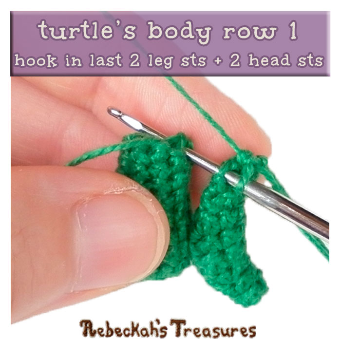 WIP Picture 02 | Crocheting the Turtle's Body via @beckastreasures | FREE Finger Puppet Crochet Pattern!