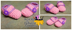 Simple Charity NB Booties - Free Crochet Pattern by @ArtofaDG | Featured at Articles of a Domestic Goddess - Sponsor Spotlight Round Up via @beckastreasures | #fallintochristmas2016 #crochetcontest #spotlight #crochet #roundup