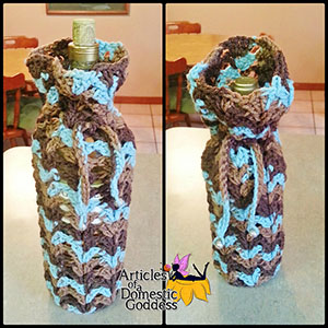 Shell Wine Caddy - Free Crochet Pattern by @ArtofaDG | Featured at Articles of a Domestic Goddess - Sponsor Spotlight Round Up via @beckastreasures | #fallintochristmas2016 #crochetcontest #spotlight #crochet #roundup