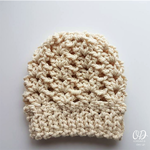 Ponytail or Knot Hat | Featured at Tuesday Treasures #27 via @beckastreasures with @OombawkaDesign | #crochet